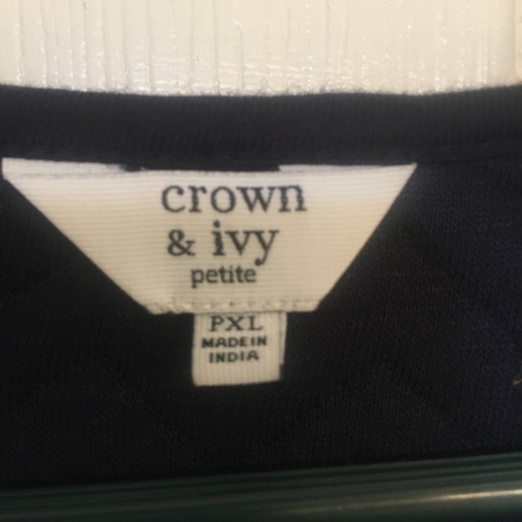Crown & Ivy  quilted top - Picture 2 of 3